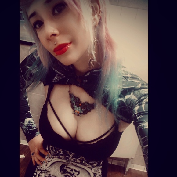 Meet your Posher, First Matey Jia 🏴‍☠️💙 - Picture 1 of 5